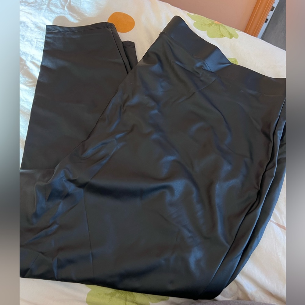 Torrid faux leather leggings size 5